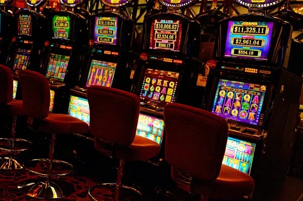 maxtoto Live Casino Tables at Your Fingertips